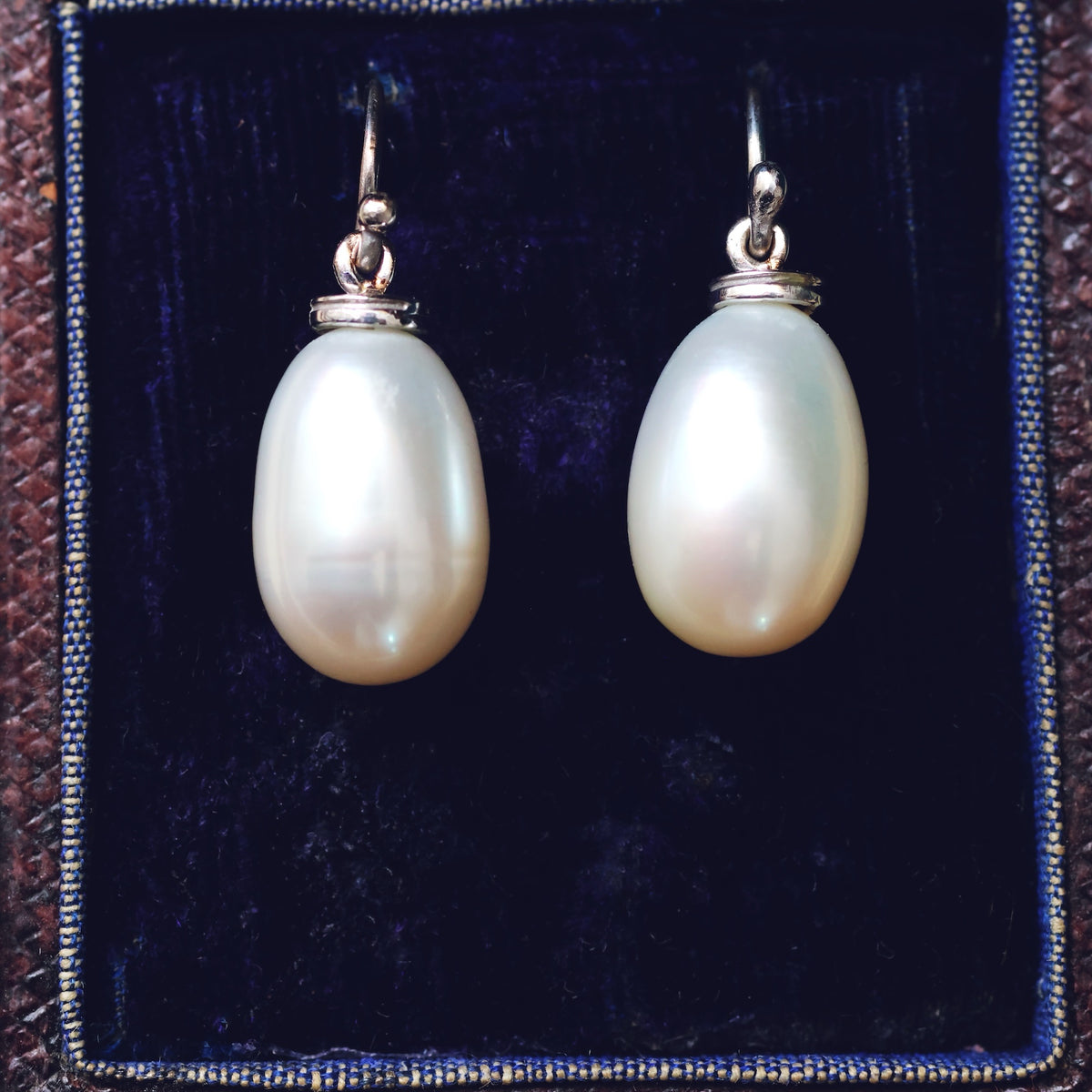 Classic Vintage 1980's Pear Drop Pearl Earrings