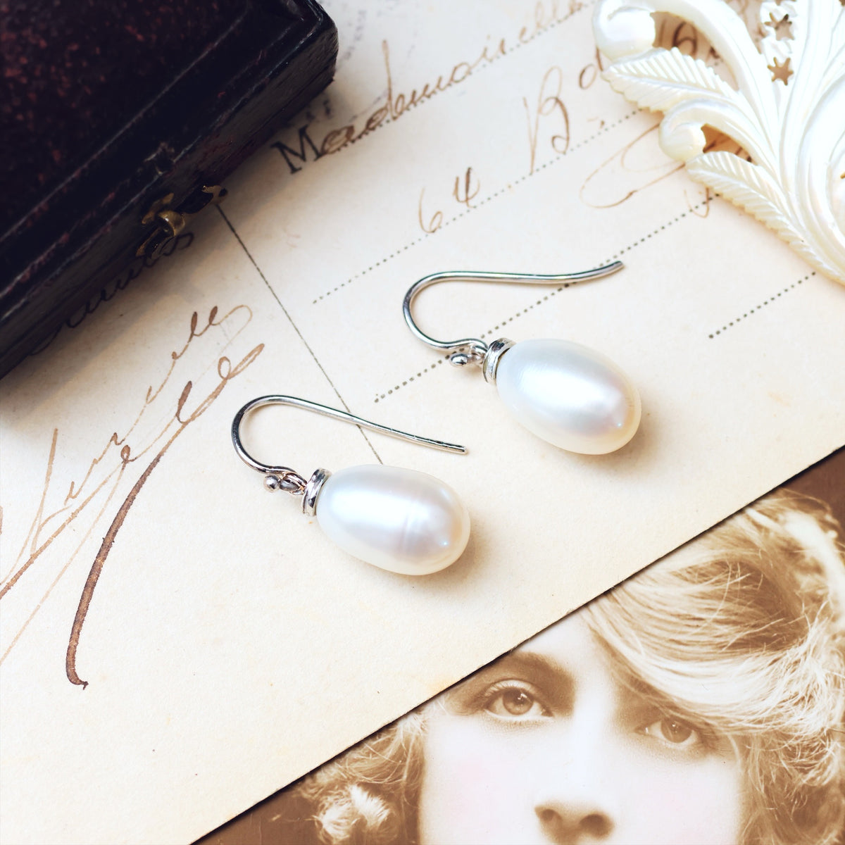 Classic Vintage 1980's Pear Drop Pearl Earrings