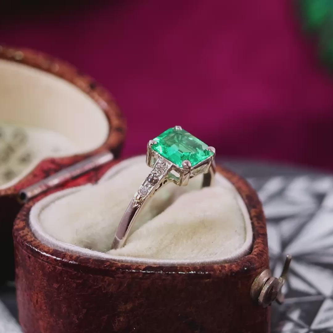 Vintage Emerald & Diamond Ring