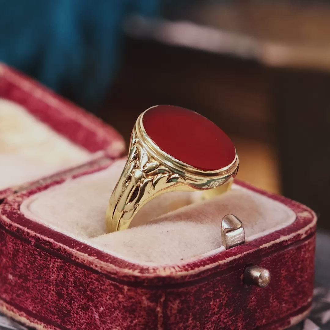 Vintage 8ct Gold Russet Carnelian Signet Ring