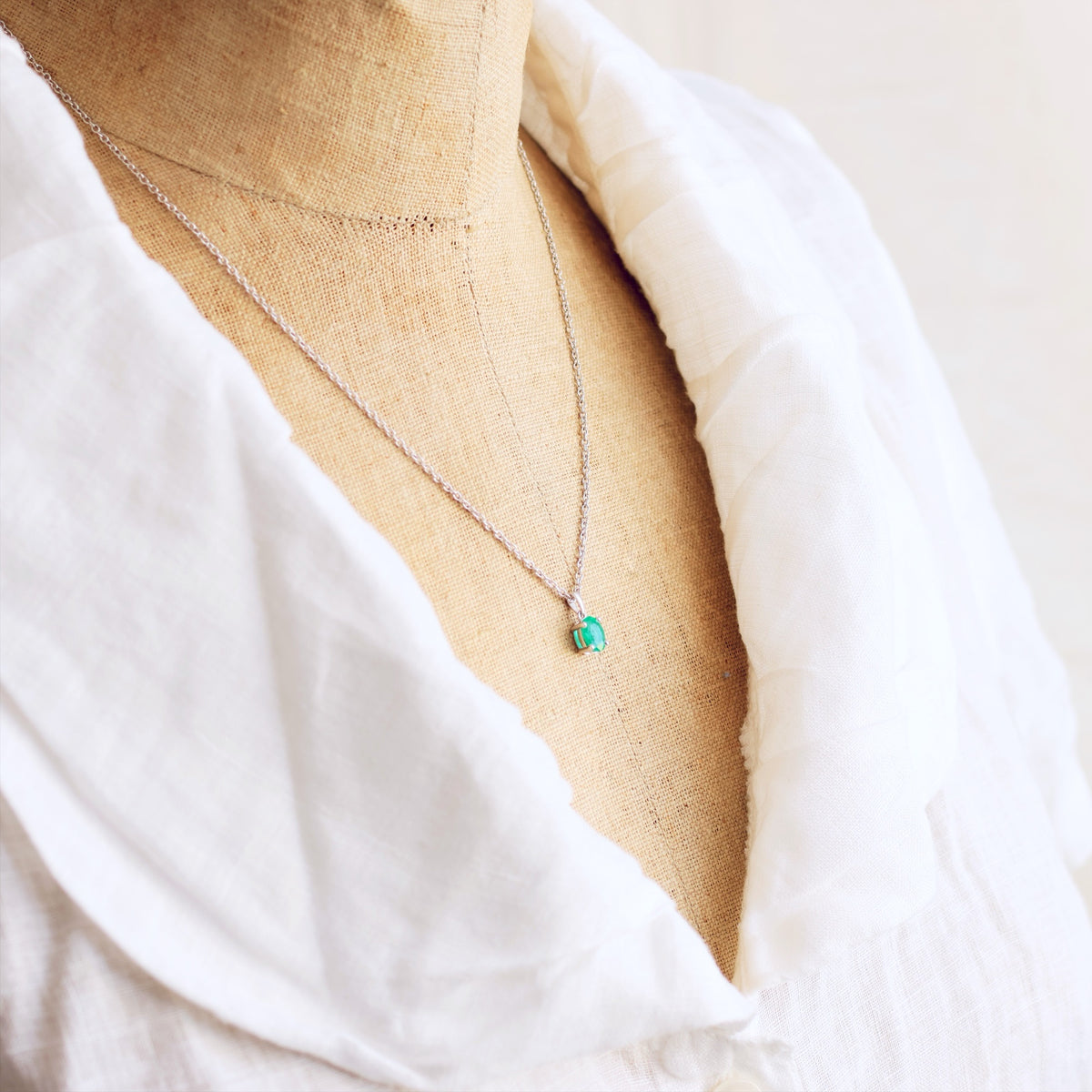 Contemporary 9ct White Gold Emerald Pendant & Chain