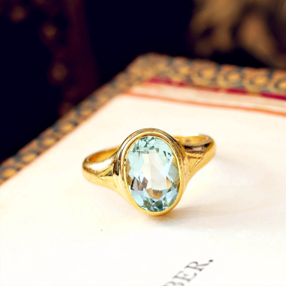 Beautiful Vintage Date 1923 Aquamarine Gold Ring