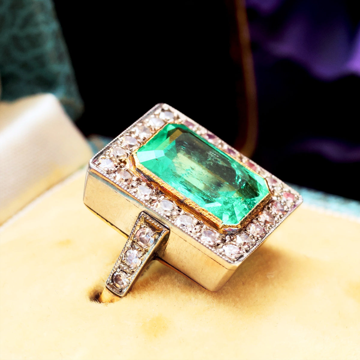 Majestic Vintage 3 Carat Columbian Emerald & Diamond Ring