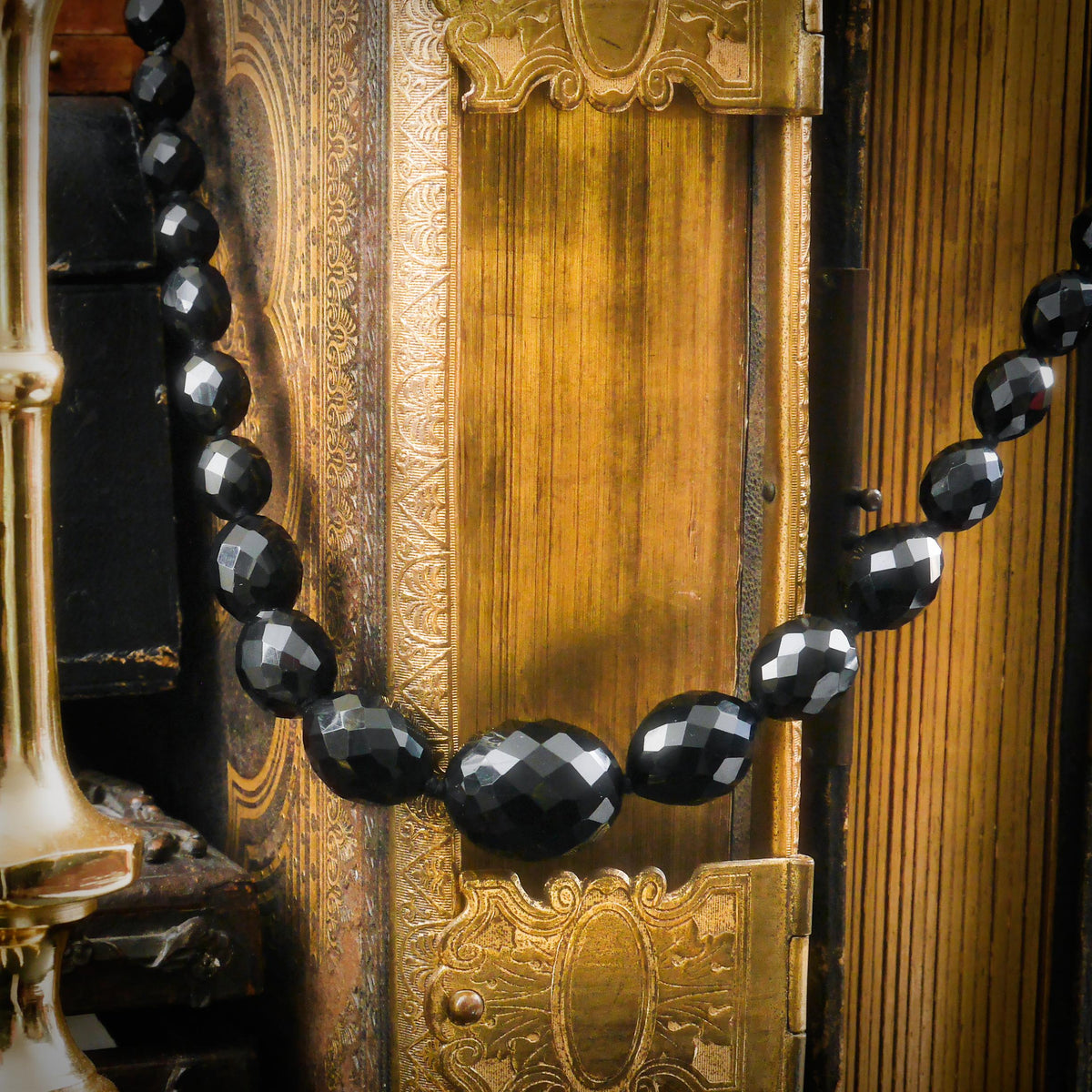 Antique Edwardian Dark Red 'Amber' Resin Bead Necklace