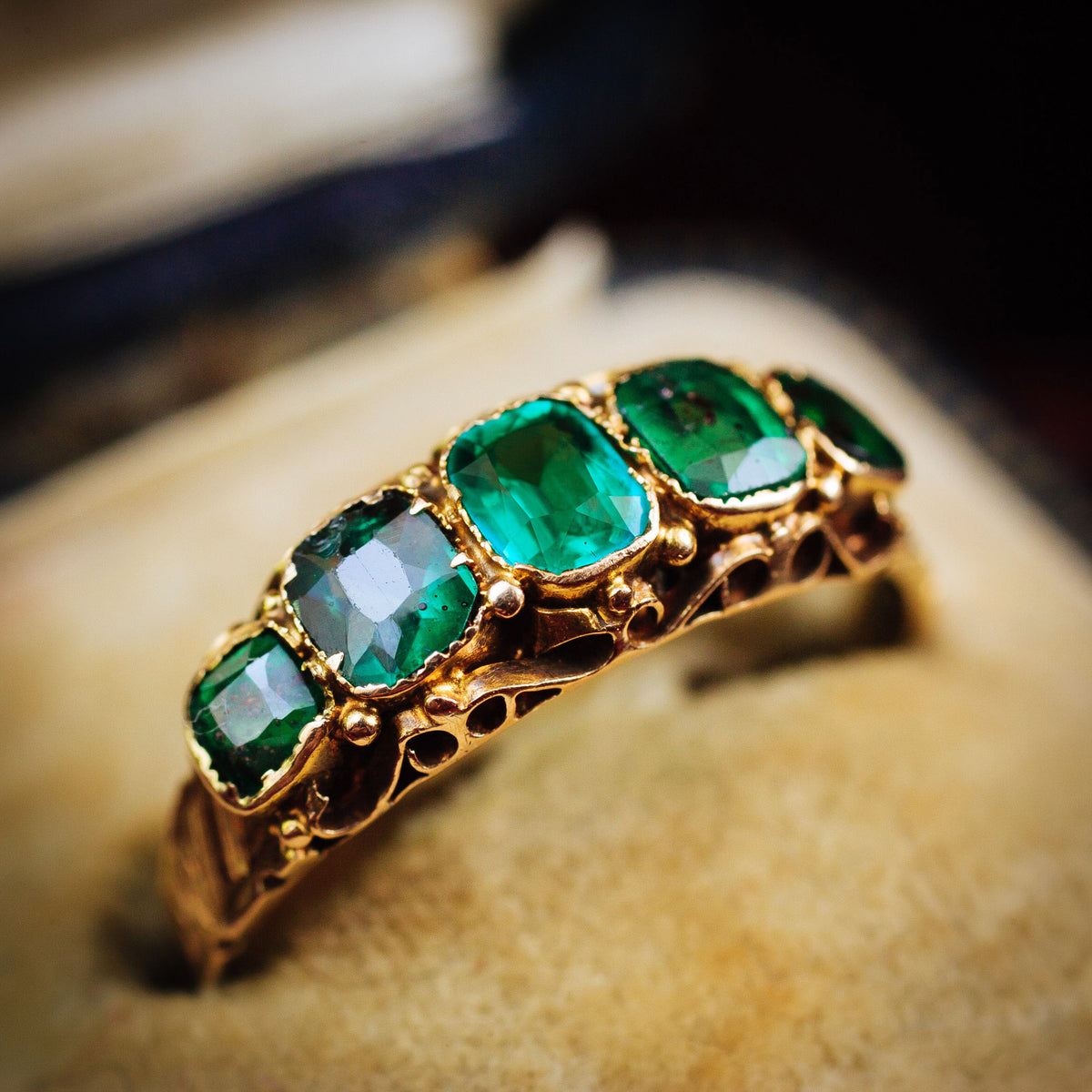 Verdant Date 1876 15ct Gold Green Paste Ring