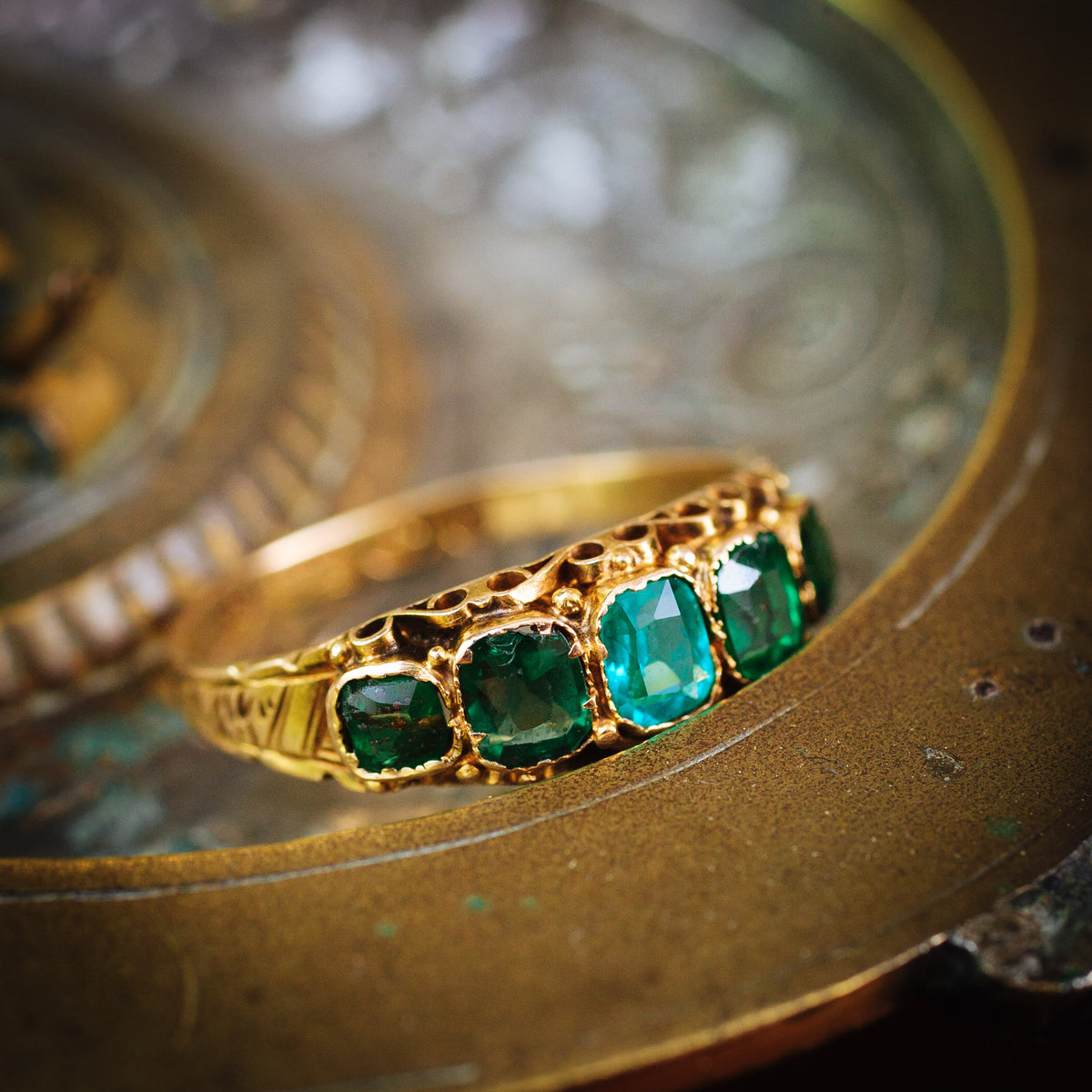 Verdant Date 1876 15ct Gold Green Paste Ring