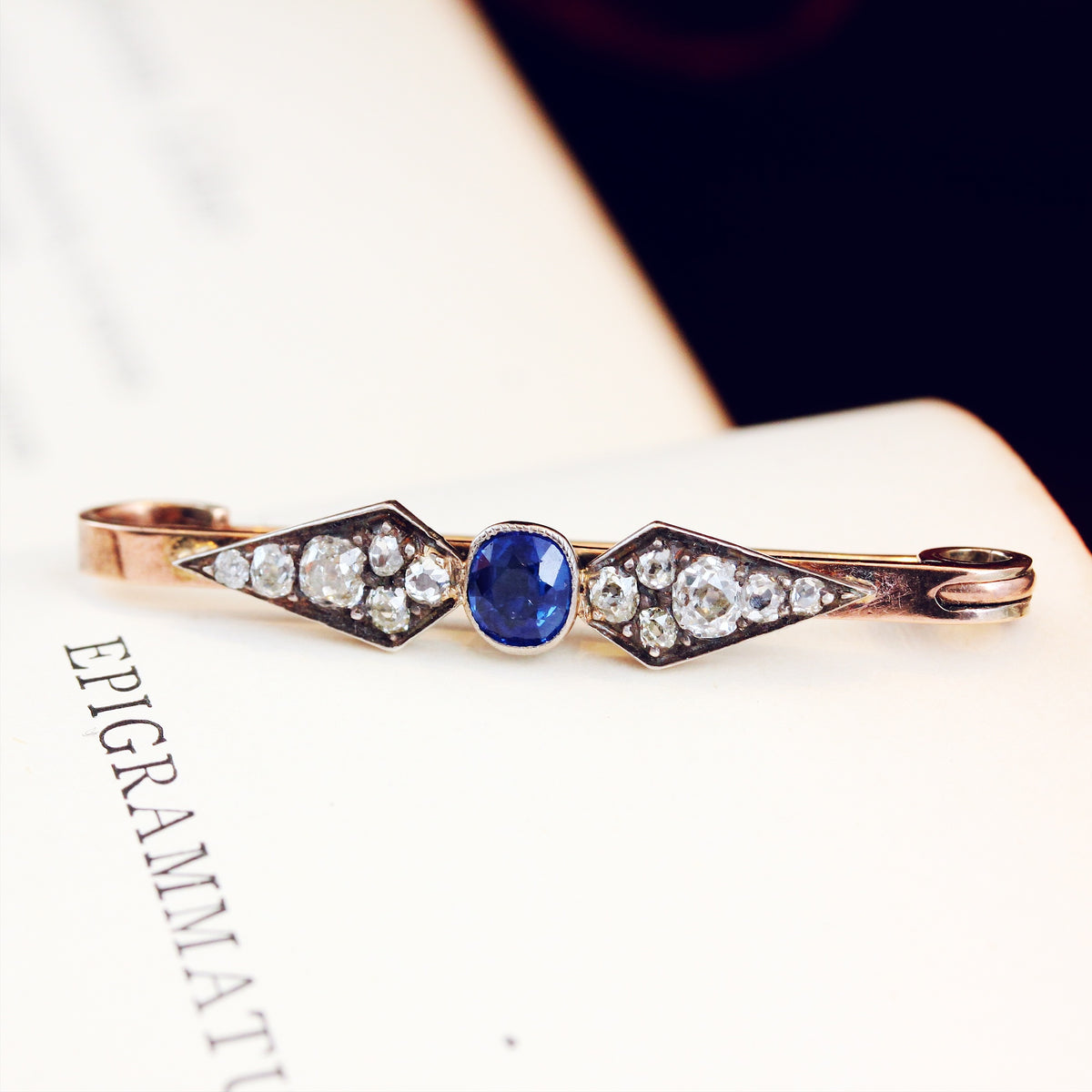 Date 1921 Sapphire & Diamond Pin