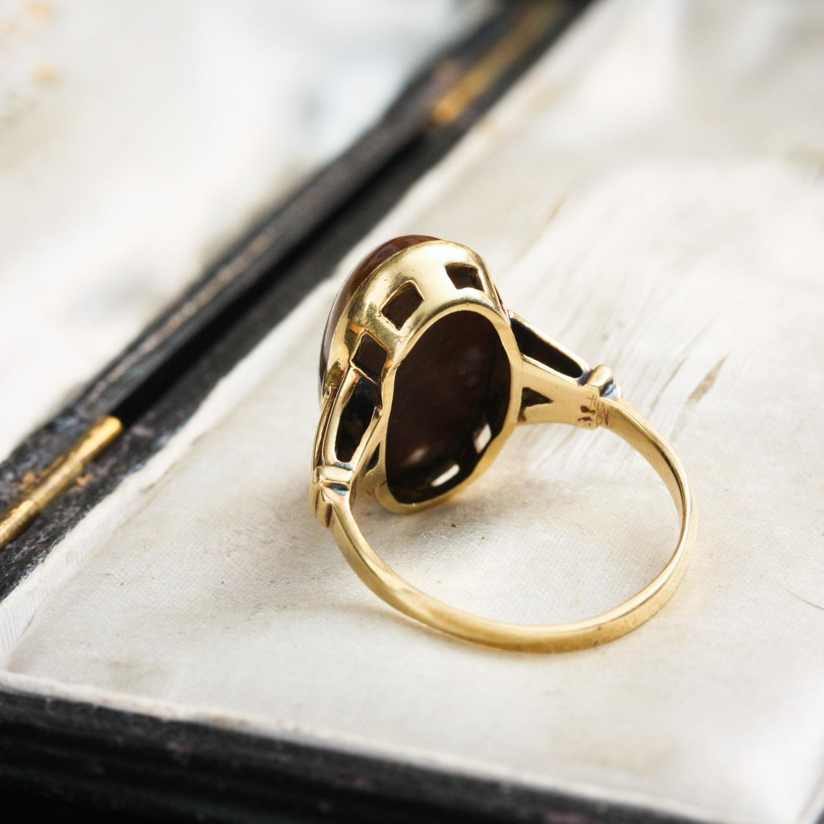 Mid Century 14ct Gold & Agate Ring