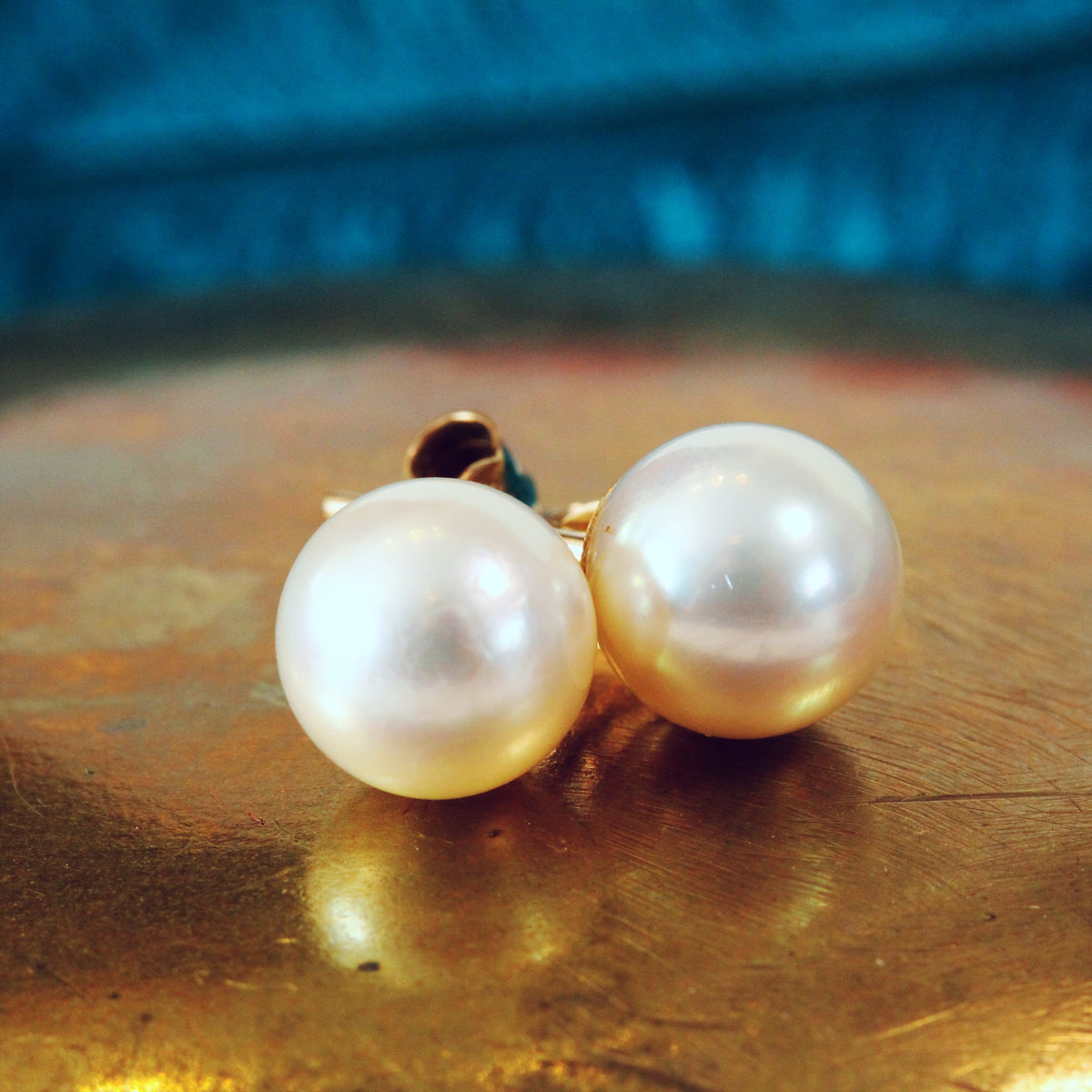 Beautiful Lustre! Cultured Pearl Earring Studs