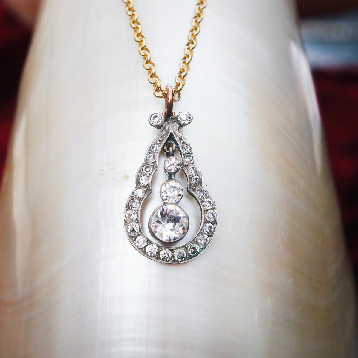 An Enchanting Antique Edwardian Paste Pendant