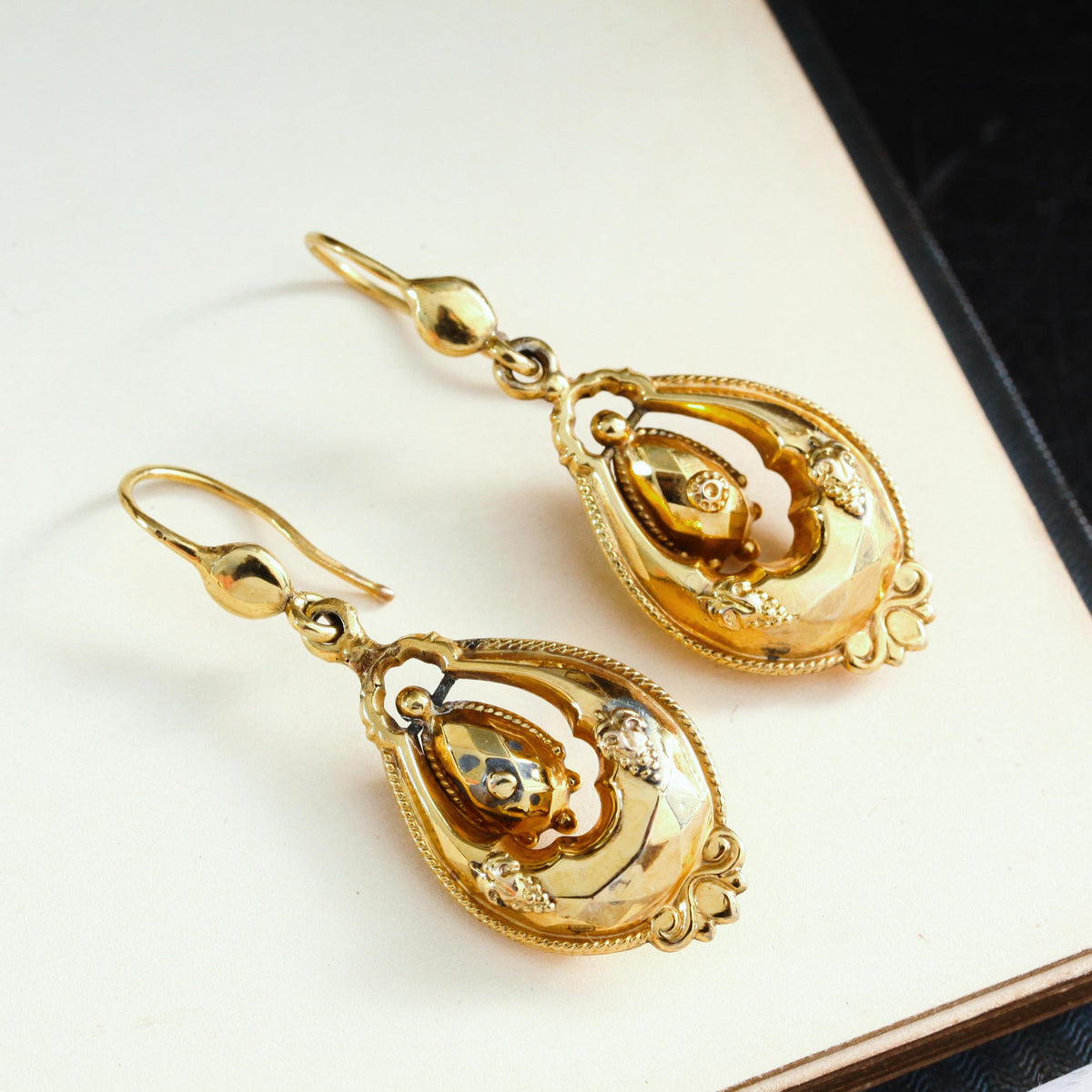 Antique 18ct Gold Drop Earrings