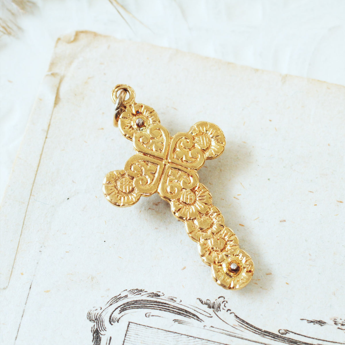 Lovely Floriate Georgian Style 9ct Gold Paste Cross