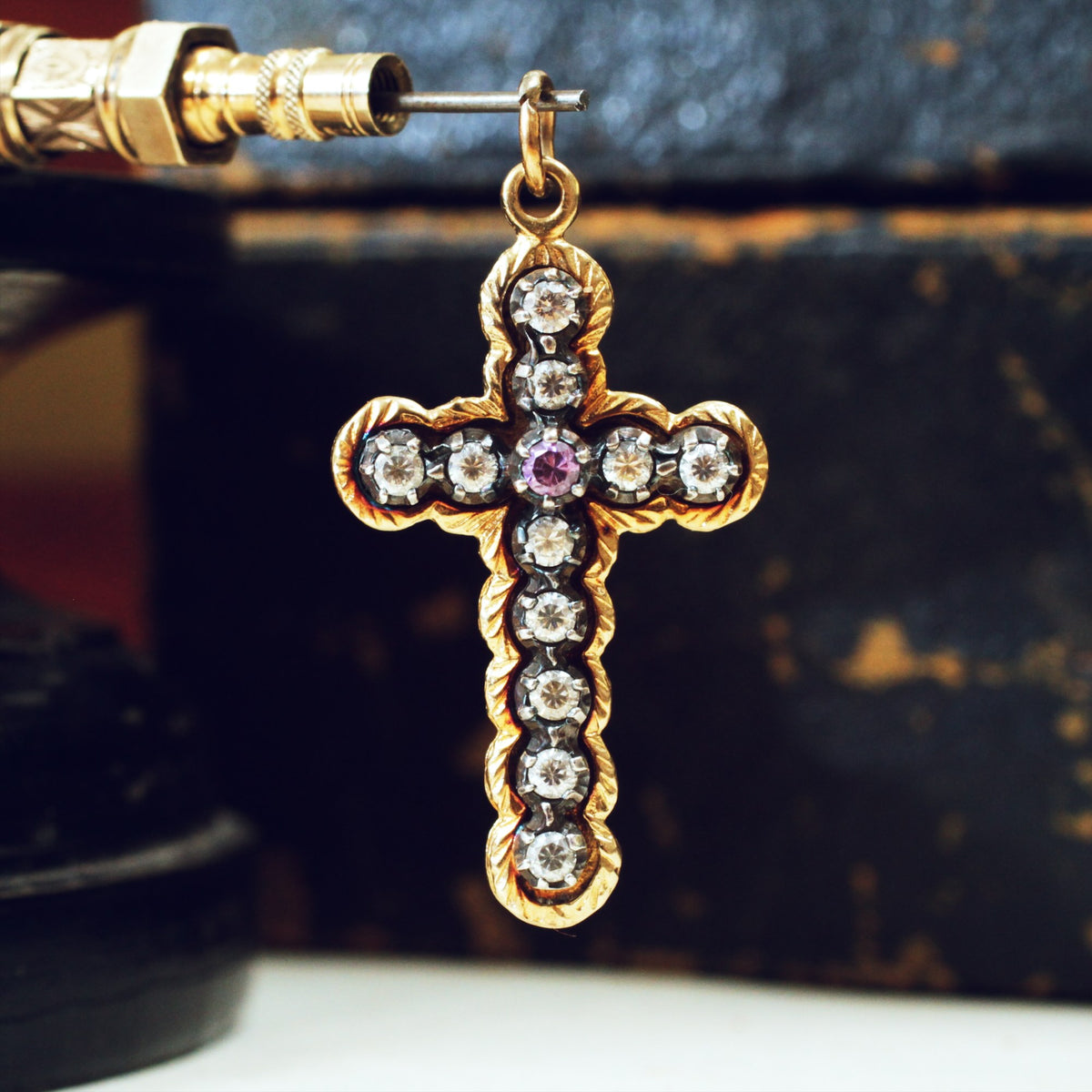 Lovely Floriate Georgian Style 9ct Gold Paste Cross