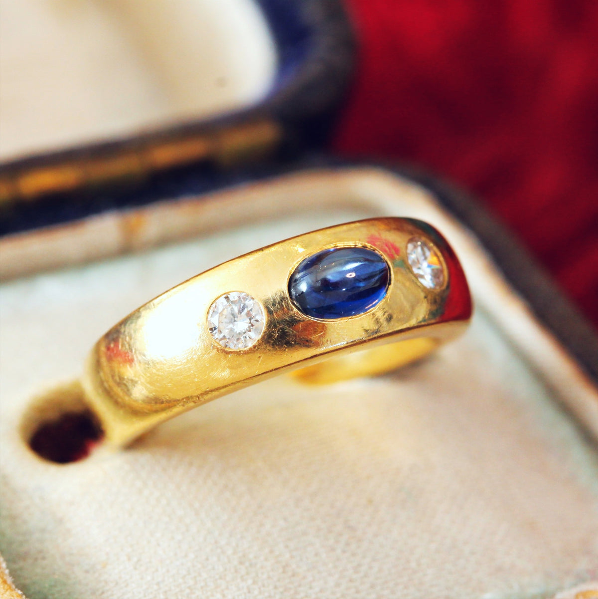 Gorgeous Quality Cabochon Sapphire & Diamond Ring