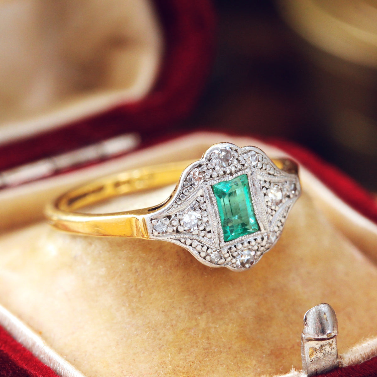 Antique 1920's Emerald & Diamond Ring