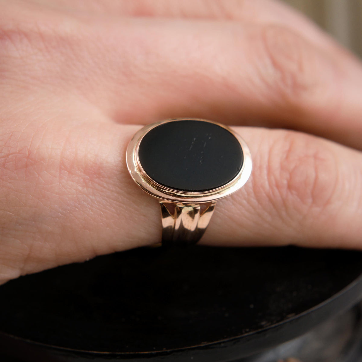 Prestigious Georgian 18ct Gold & Black Onyx Ring