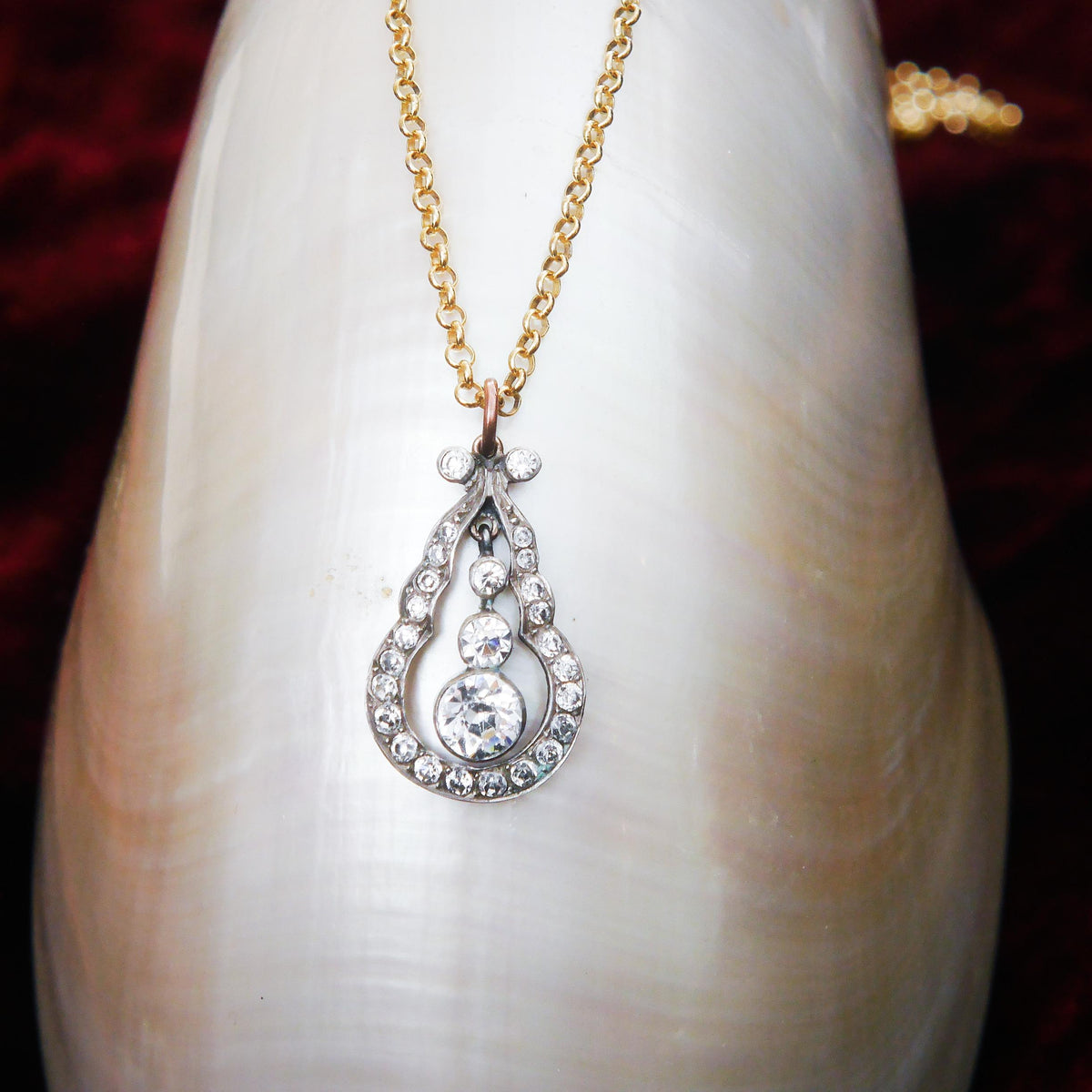 An Enchanting Antique Edwardian Paste Pendant