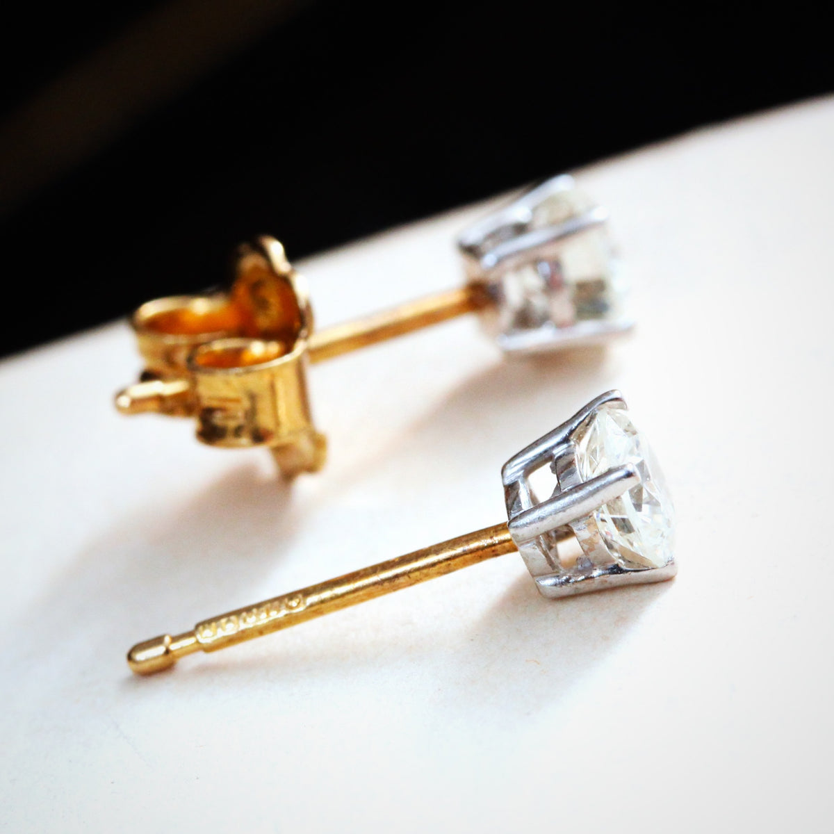 Effervescent 0.70ct Brilliant-cut Diamond Earrings