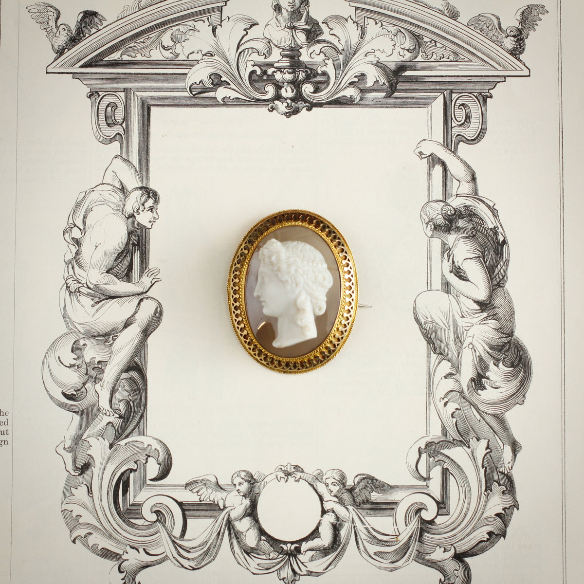 Majestic Superior Quality Antique Onyx Cameo Brooch