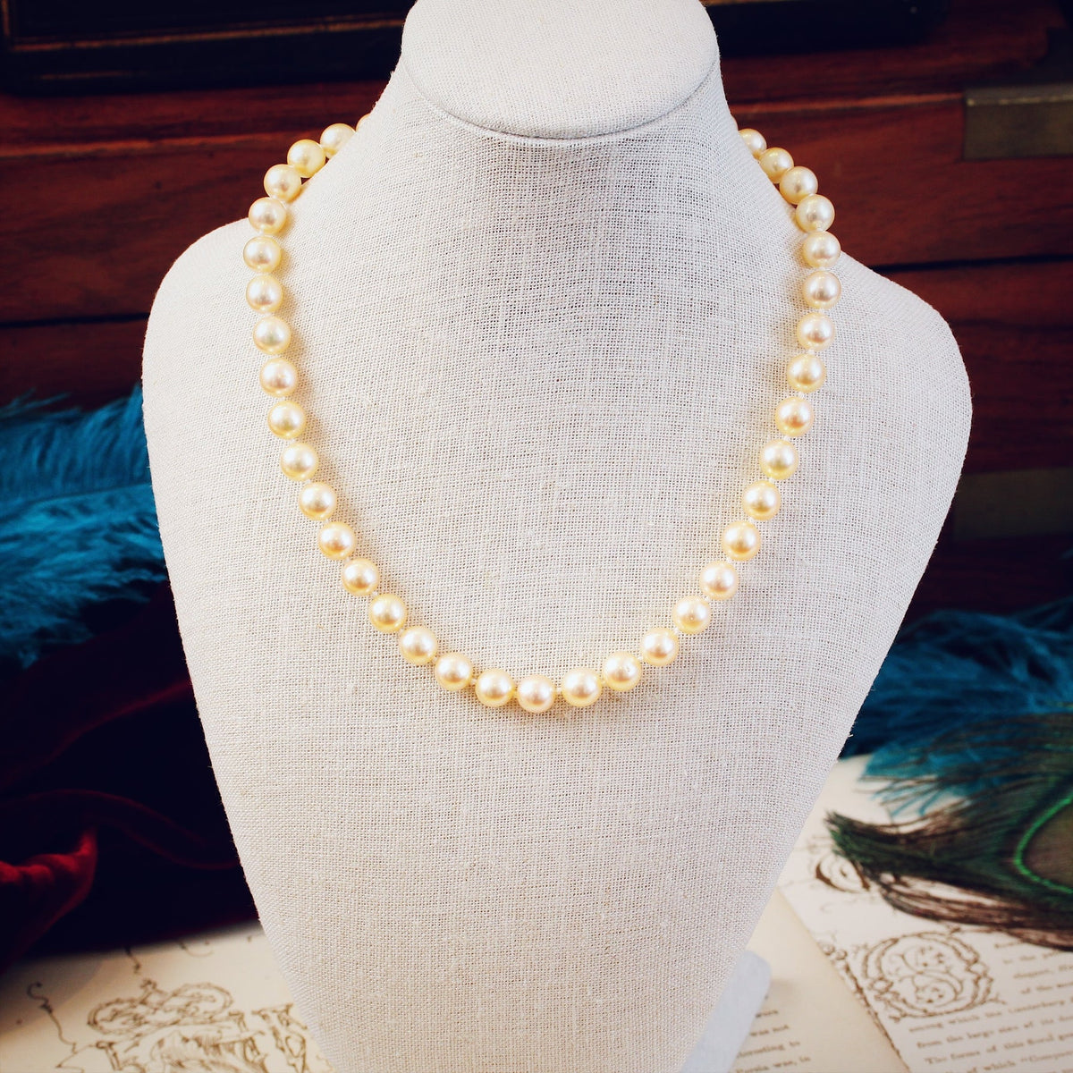 Creme de la Creme Vintage Cultured Pearl Necklace