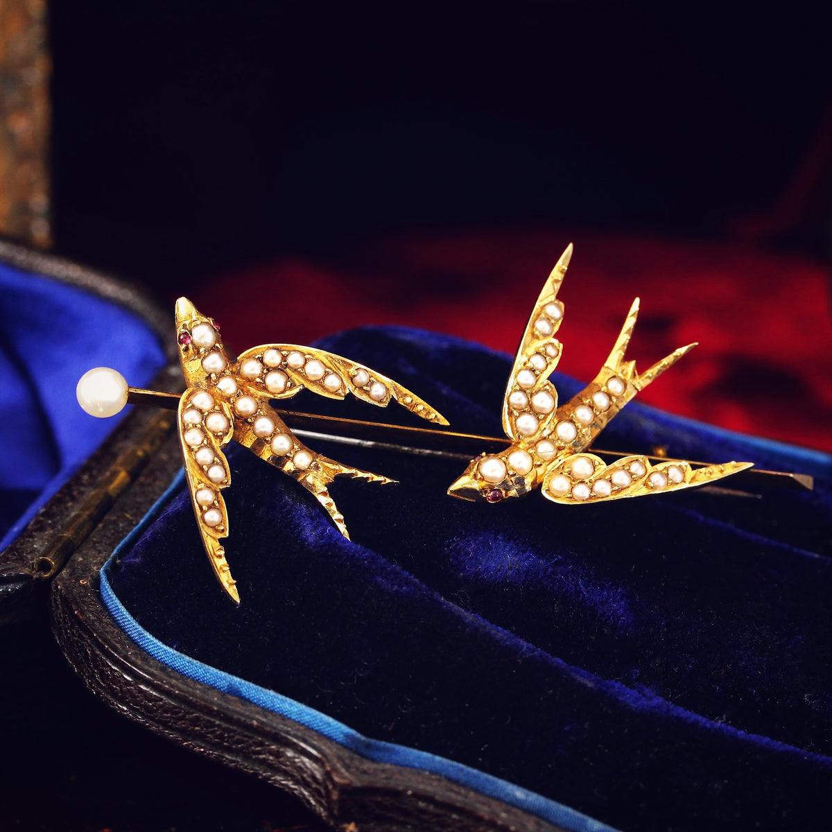 Victorian Romance! 15ct Gold Swallows Always Return Brooch